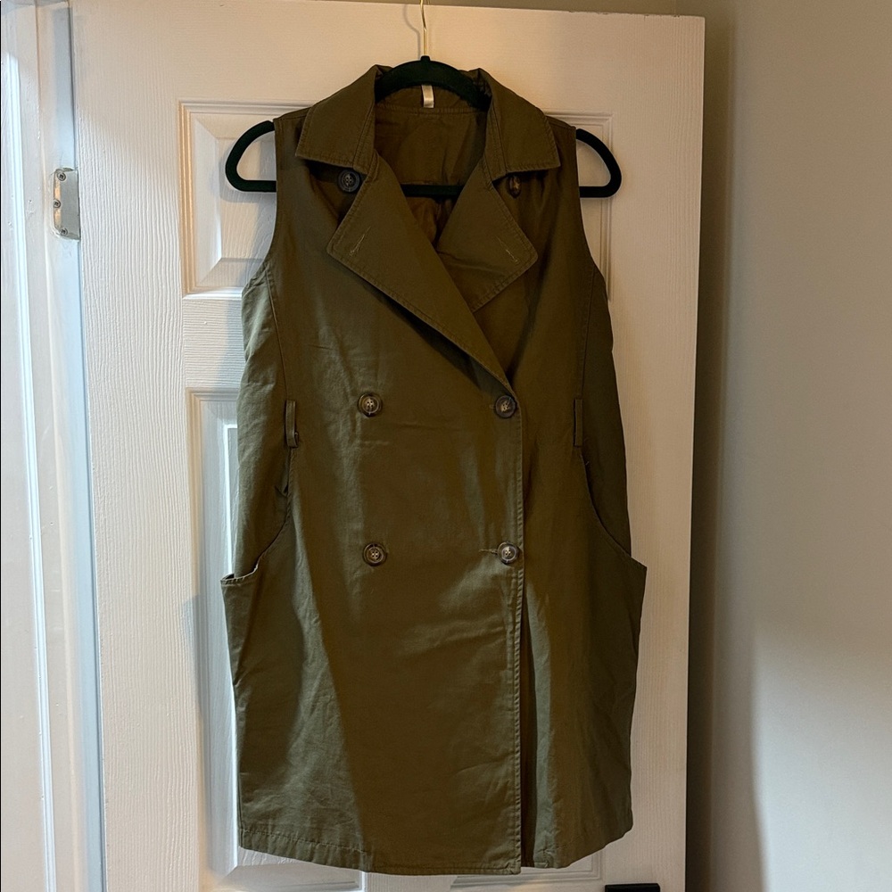 Olive Sleeveless Trench Coat